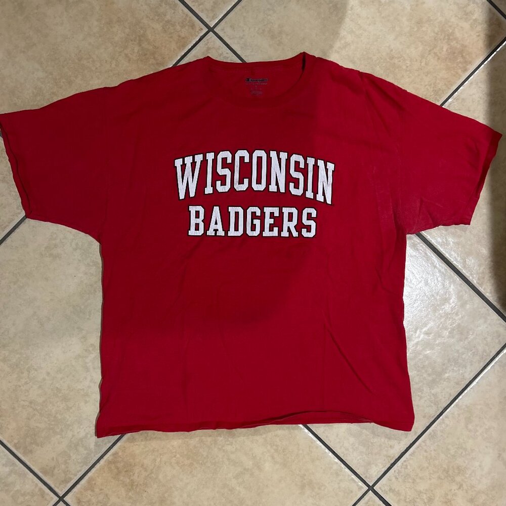 Red Champion Wisconsin Badgers T-Shirt Size XL